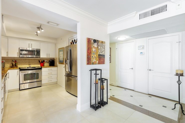 Small Kitchen Remodeling Ideas That Maximize Space & Style